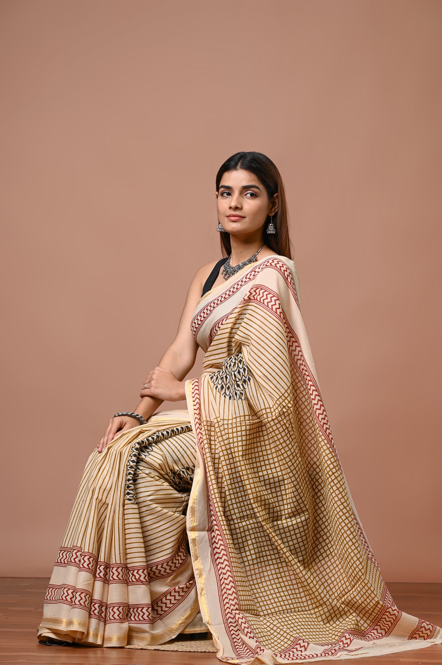 Elegant Cotton Zari Saree – Lightweight Traditional Wear for Festive & Daily Use