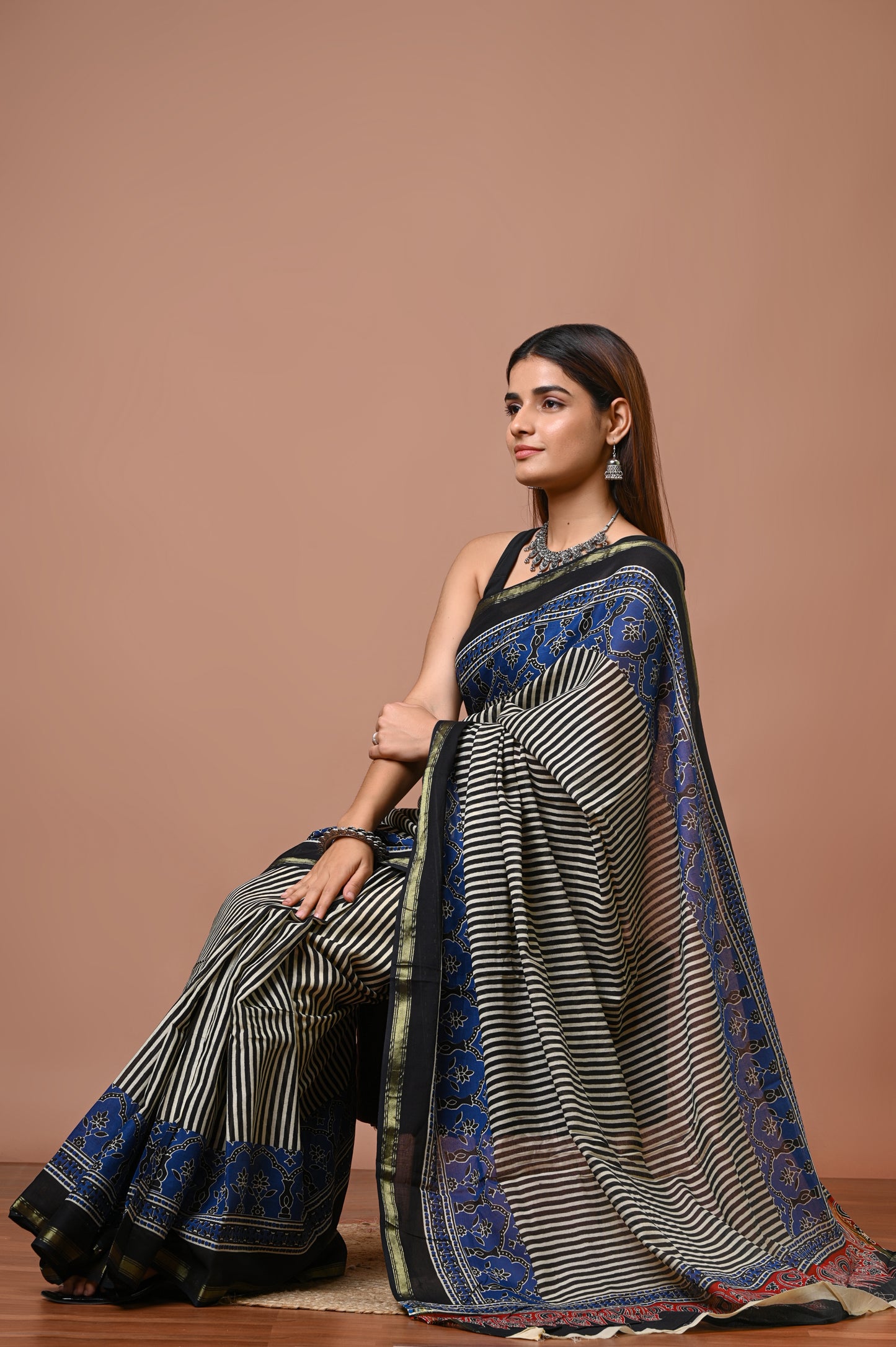 Elegant Cotton Zari Saree – Lightweight Traditional Wear for Festive & Daily Use