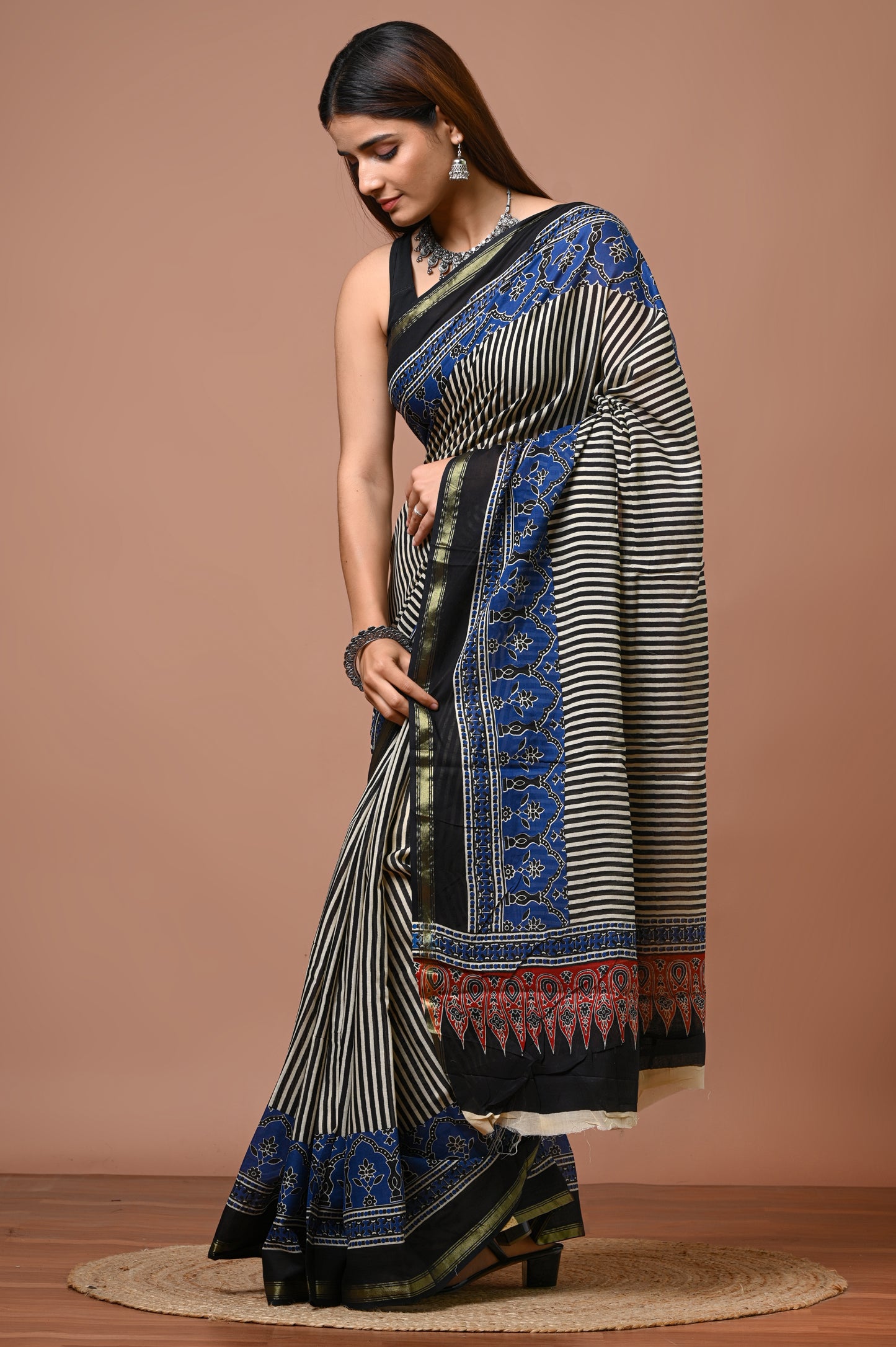 Elegant Cotton Zari Saree – Lightweight Traditional Wear for Festive & Daily Use
